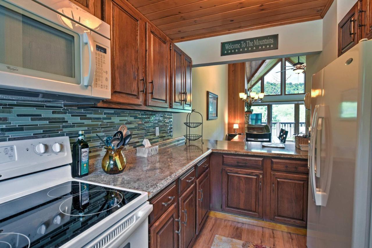 Beech Mountain Condo With Balcony, Walk To Resort! Luaran gambar