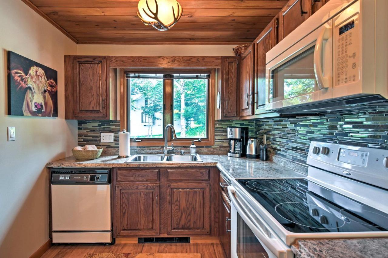 Beech Mountain Condo With Balcony, Walk To Resort! Luaran gambar